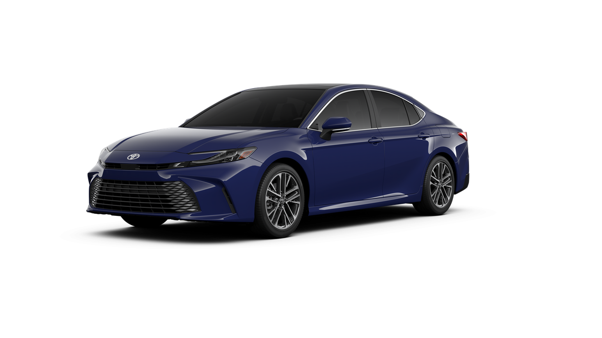 2026 Toyota Camry XLE Hybrid's photo