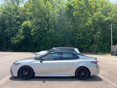 2022 Toyota Camry Hybrid XSE