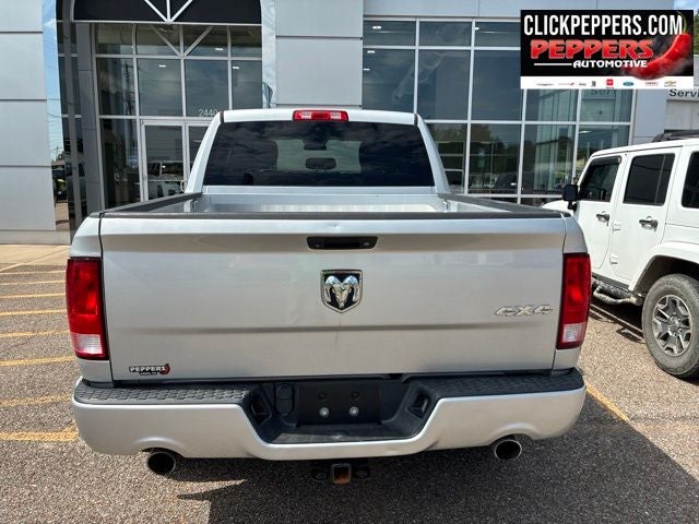 2017 RAM 1500 Express Crew Cab 4x4 5'7' Box