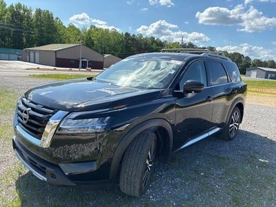 2024 Nissan Pathfinder Platinum