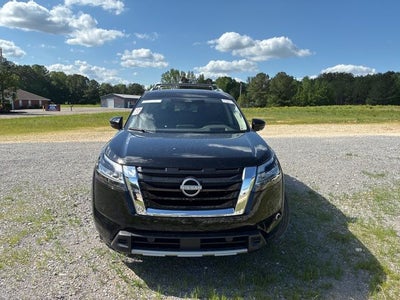 2024 Nissan Pathfinder Platinum